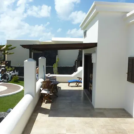 Eslanzarote Victoria, Heated Pool, Super Wifi, Sat Tv Villa *