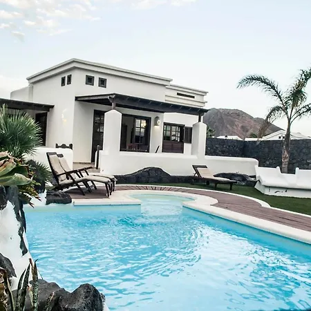 Eslanzarote Victoria, Heated Pool, Super Wifi, Sat Tv Villa *